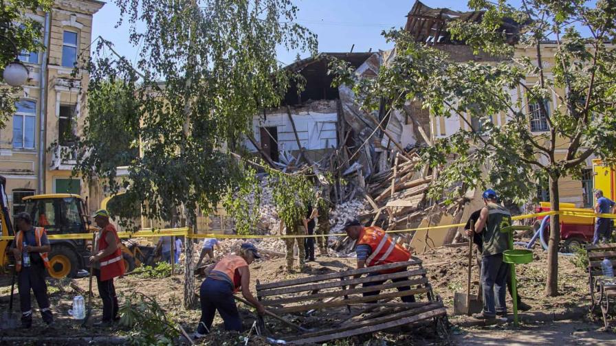 Al menos 20 muertos en un ataque ruso con misiles en el centro de Ucrania Al menos 20 muertos en un ataque ruso con misiles en el centro de Ucrania