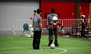 Representantes de 45 países participan en campeonato de robots en Tailandia