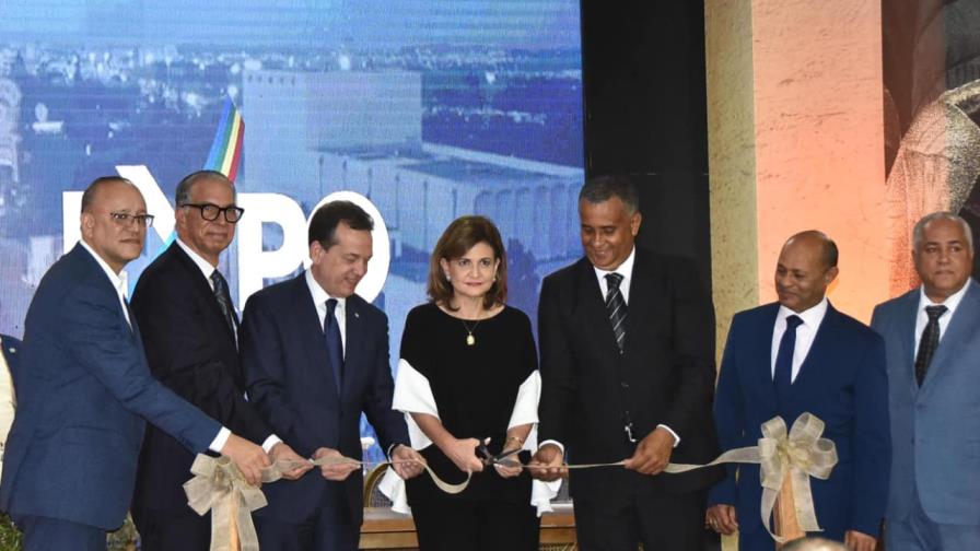 Vicepresidenta participa en inauguración Expo Amaprosan 2022