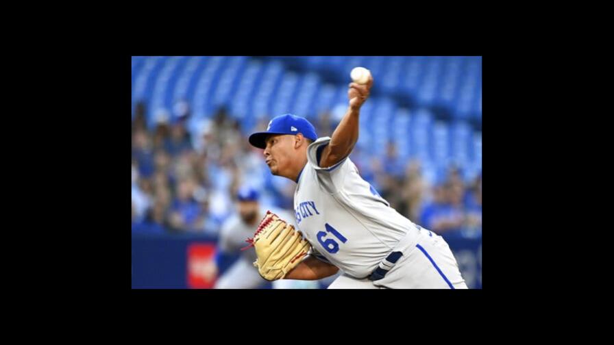 Reales se sobreponen a ausencias y ganan 3-1 a Azulejos