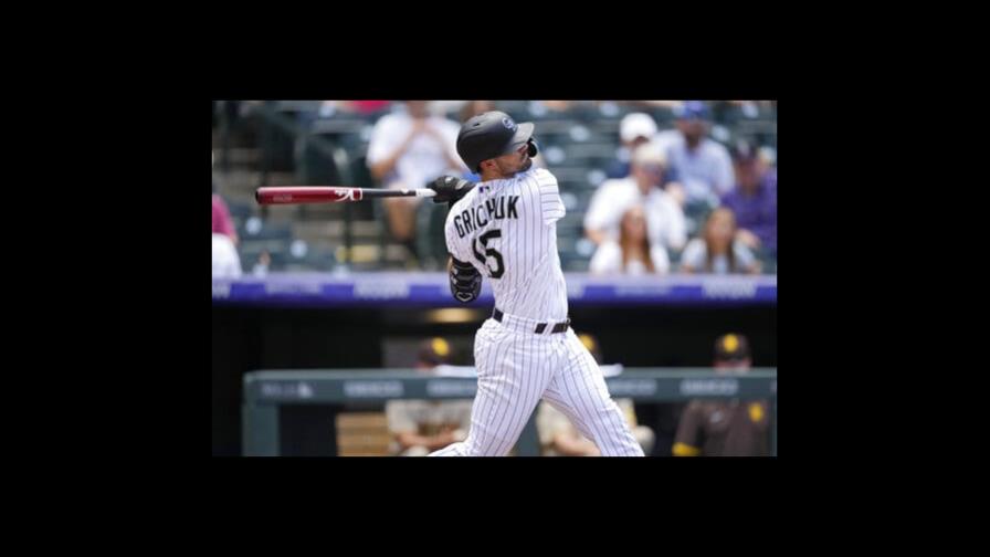 Rockies vencen 8-5 a Padres; Grichuk produce 3 carreras