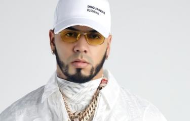 Anuel celebra el éxito mundial de su nuevo sencillo Más rica que ayer