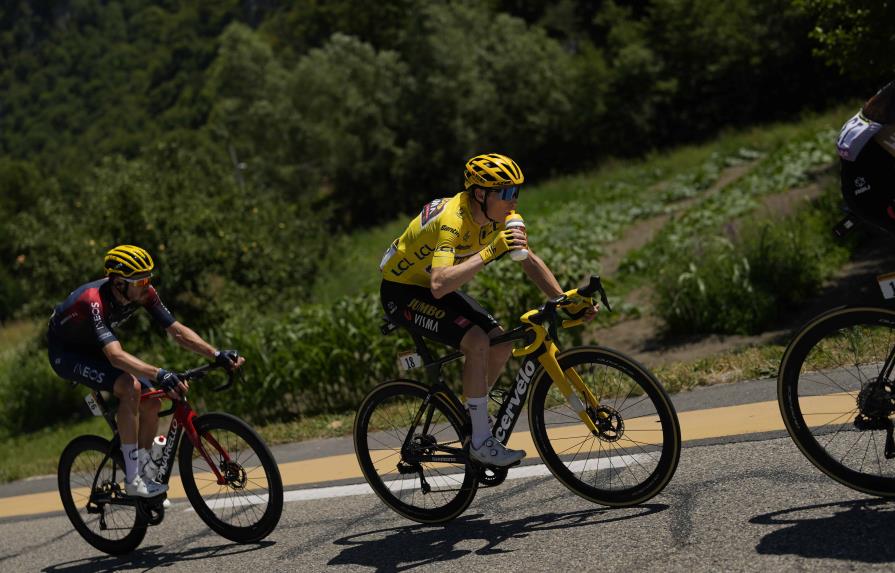 Doblete danés en el Tour; Pedersen gana la etapa y Vingegaard sigue de amarillo