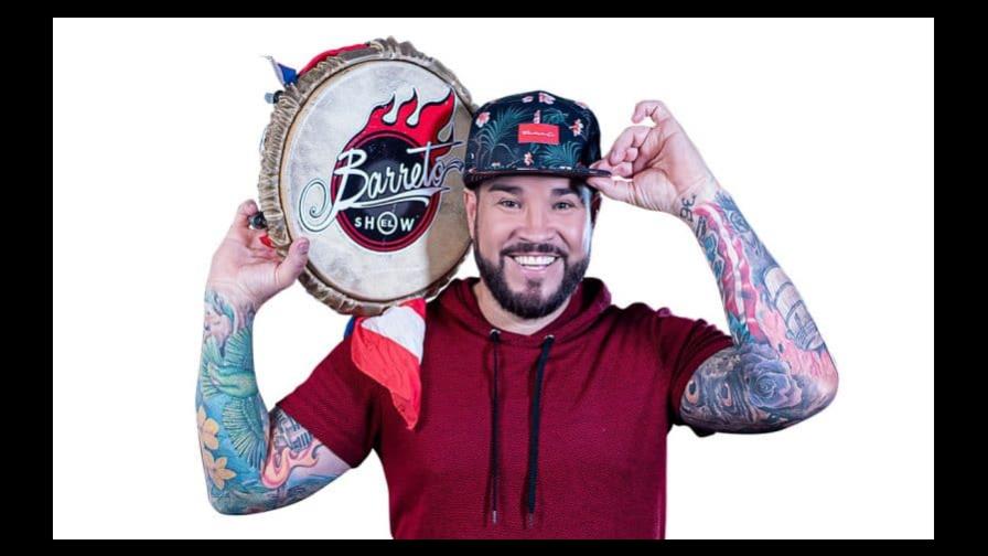 Cantante puertorriqueño rinde homenaje a la República Dominicana