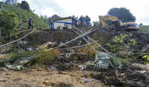 Deslave arrasa escuela en Colombia; hay 3 niños muertos