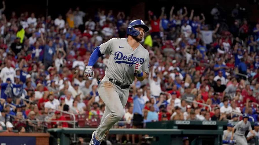 Dodgers blanquean 4-0 a Cardenales; Lux pega jonrón Dodgers blanquean 4-0 a Cardenales; Lux pega jonrón