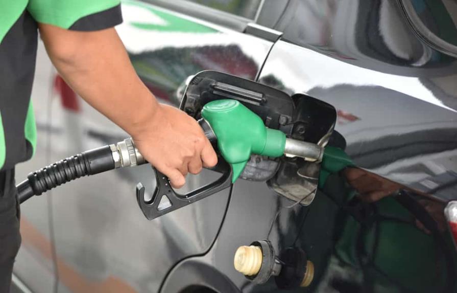 Gobierno vuelve a congelar el precio de todos los combustibles