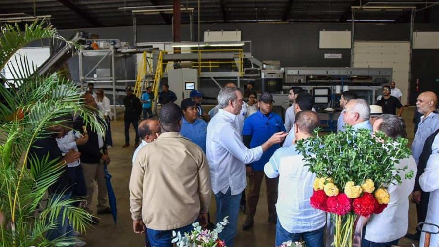 Piden obras y otras iniciativas durante acto encabezado por el presidente Abinader en Constanza