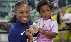 Allyson Felix, un bronce como regalo de despedida en Mundial