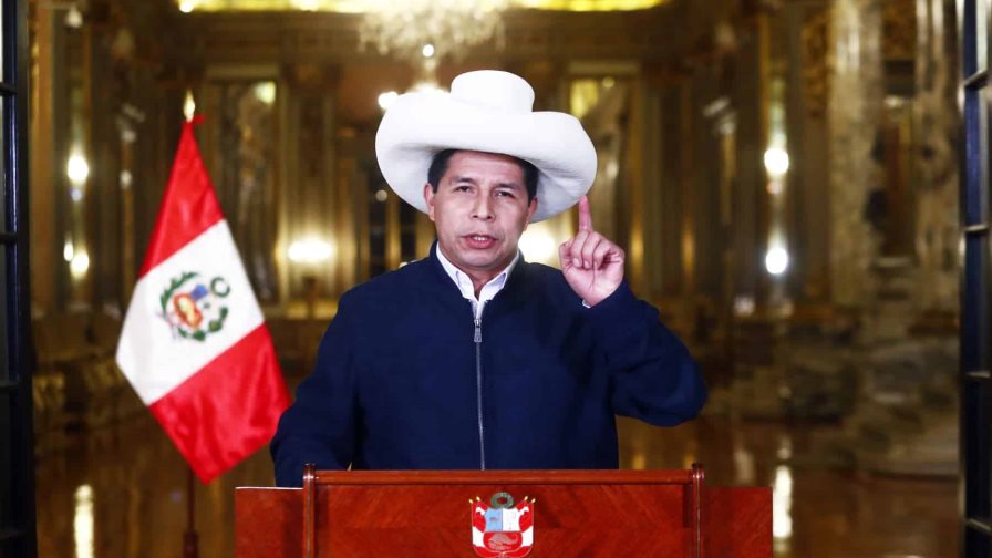 Congreso de Perú aprobó informe que recomienda acusar a presidente Castillo