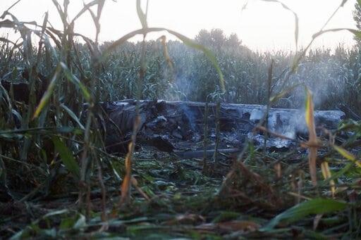 Expertos investigan avión estrellado en Grecia en el que fallecieron sus ocho tripulantes