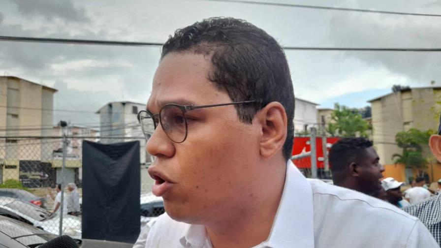 Fernando Lagares presenta candidatura a dirigir juventud del PRM