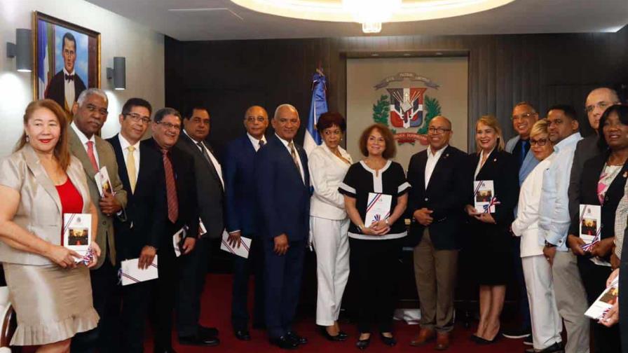 Notarios piden a Cámara de Diputados el proyecto ley de competencia notarial