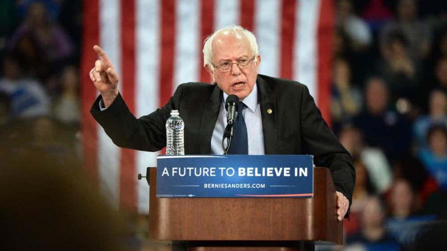 El senador Bernie Sanders critica a Biden por viajar a Arabia Saudí