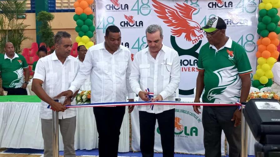 Abinader asiste a apertura de la Semana Aniversario del Club Deportivo Virgilio Castillo Chola