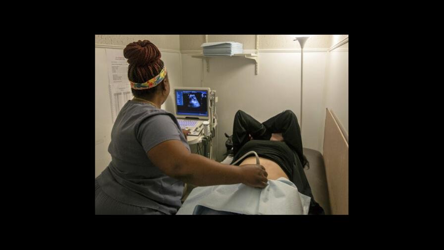 Tribunal debate ley antiaborto en Luisiana