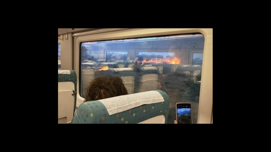 Tren de pasajeros se detuvo en España frente a un incendio
