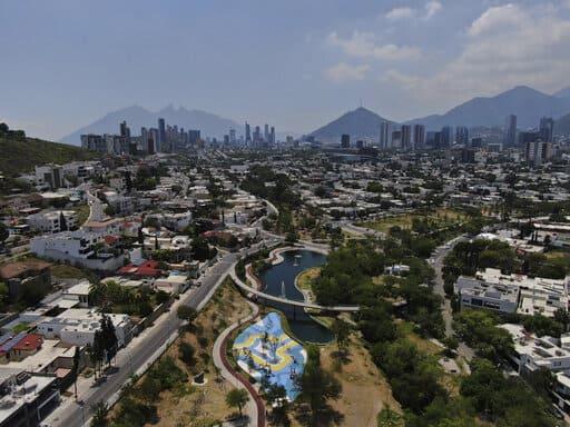 Sequía de presas agrava la crisis hídrica en Monterrey al norte de México