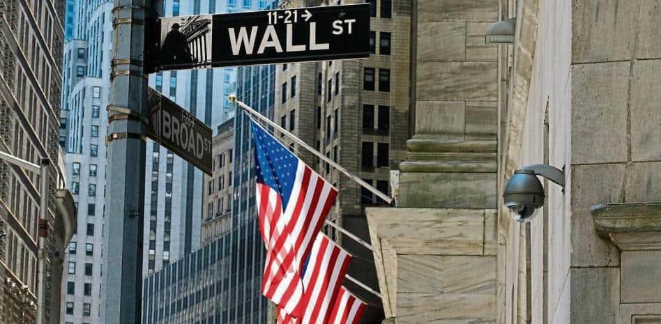 Wall Street cierra en rojo y el Dow Jones baja un 0.69 %
