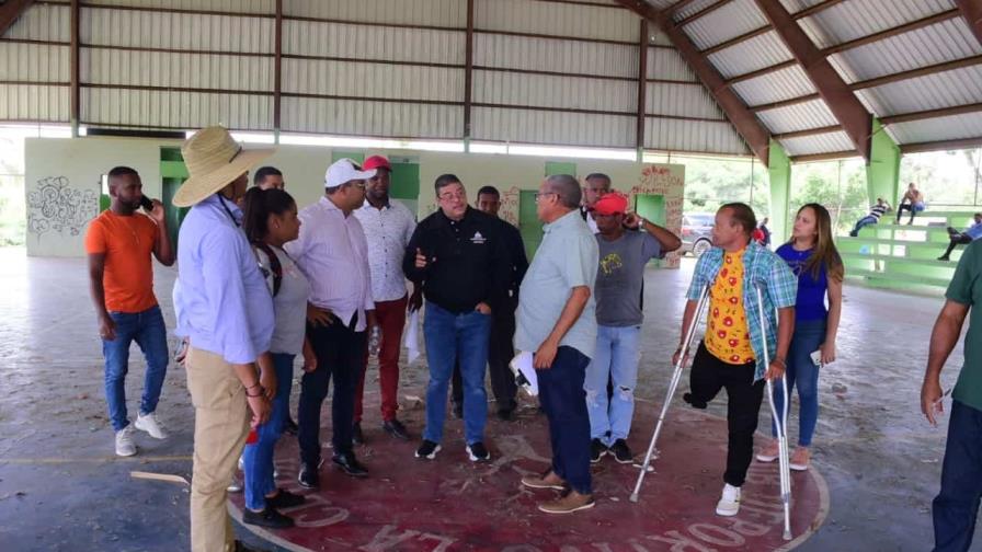 Gobierno inicia la reconstrucción del polideportivo de Loma de Cabrera Gobierno inicia la reconstrucción del polideportivo de Loma de Cabrera