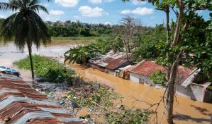 Más de 300 mil personas desplazadas por eventos relacionados al clima