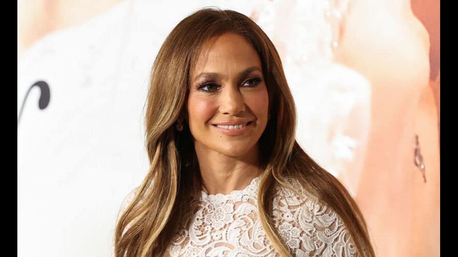 Así son todos los vestidos de novia que ha usado Jennifer López