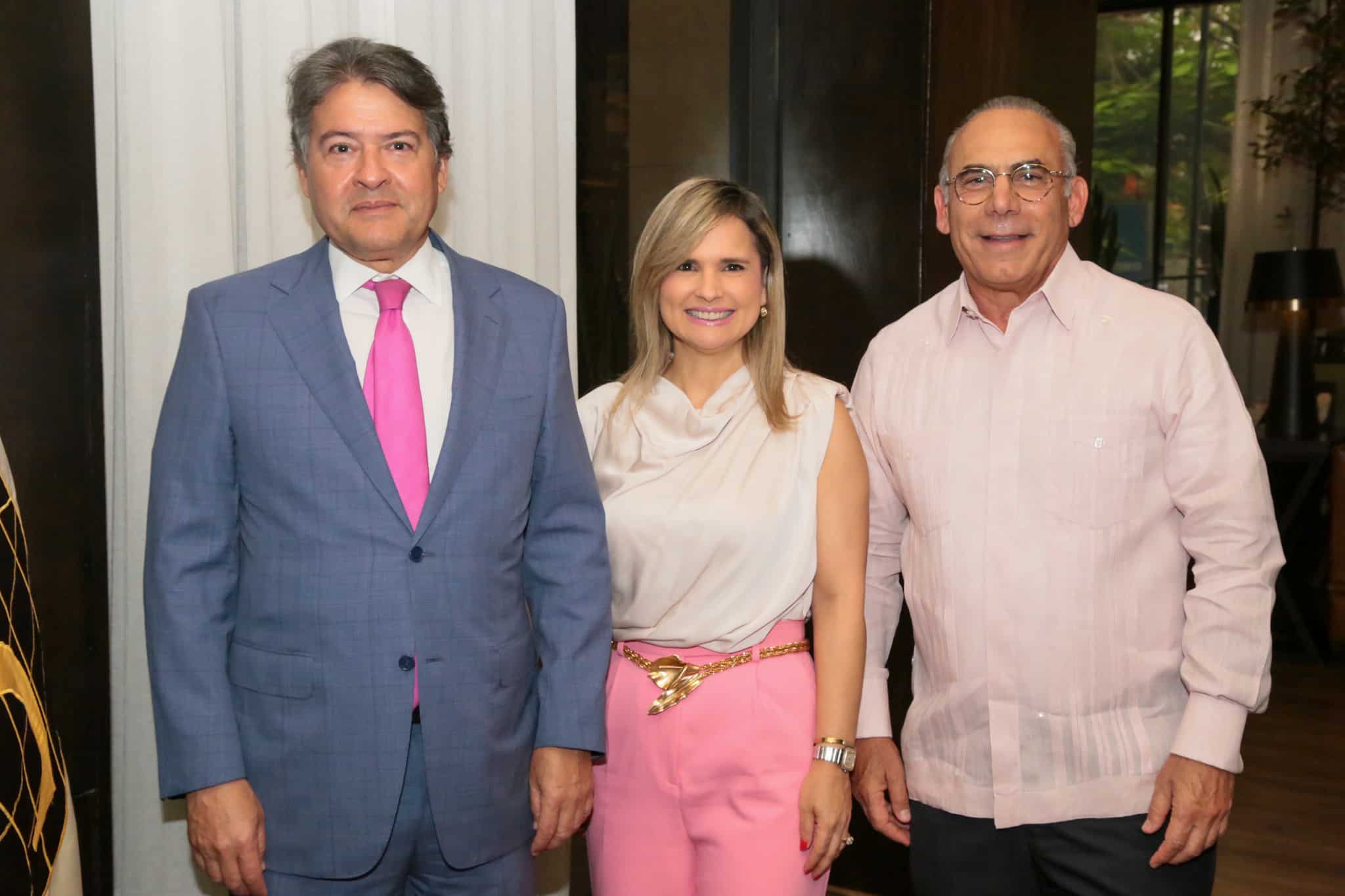 Praxedes Castillo, Annerys Rodríguez y Emilio Hasbun.