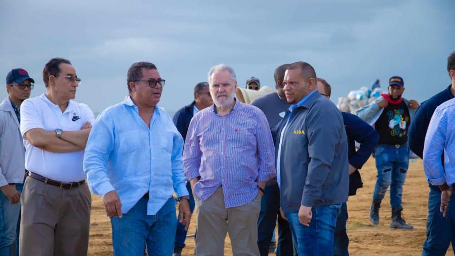 Ministro de Medio Ambiente se compromete a impulsar relleno sanitario en vertedero Duquesa