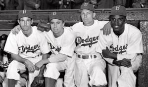 Legado de Jackie Robinson retumba en el draft y en el Juego de Estrellas