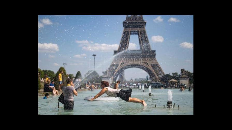 París a 41 grados: La capital vive el día de calor más extremo de la canícula París a 41 grados: La capital vive el día de calor más extremo de la canícula