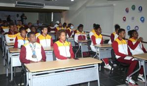 Universidad Evangélica reconoce atletas que participaron en Juegos Bolivarianos