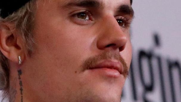 Justin Bieber reanuda su gira mundial tras cancelarla por parálisis facial