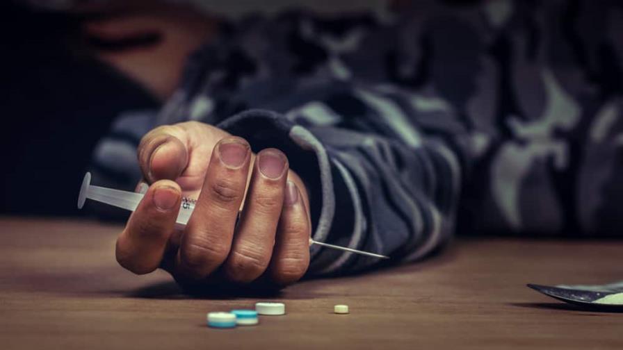 Las muertes por sobredosis de drogas en EE.UU. aumentaron un 30 % en 2020