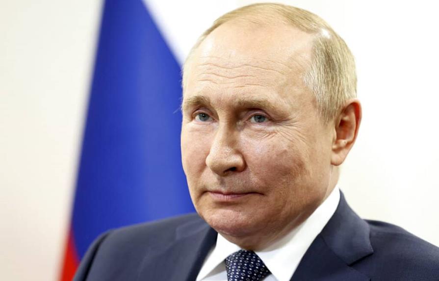 Putin advierte a Unión Europea que flujo de gas podría seguir bajando