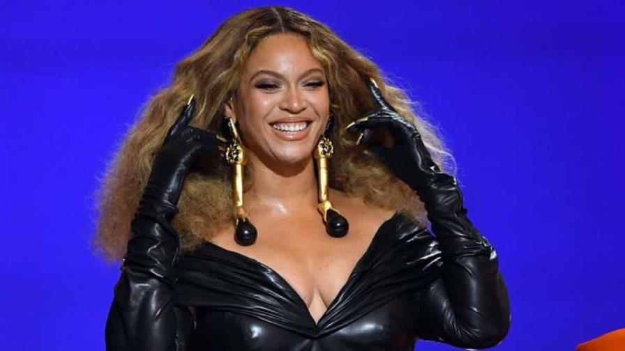 Beyoncé revela los títulos de las 16 canciones que compondrán su nuevo disco