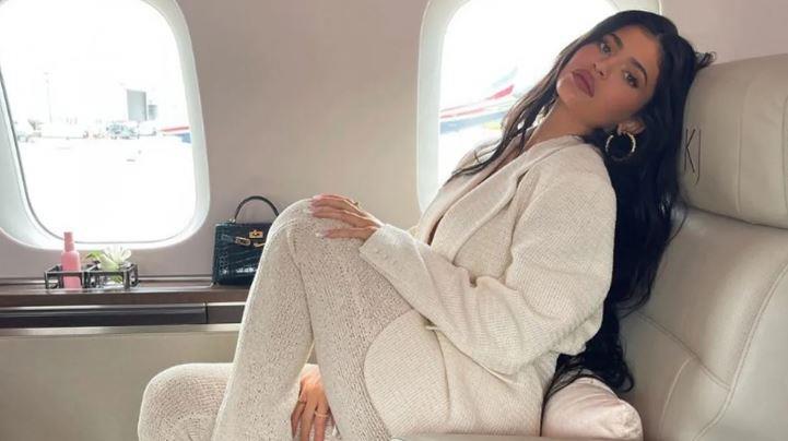 Acusan a Kylie Jenner de criminal climática por abusar de vuelos privados