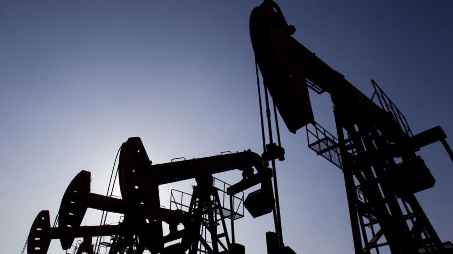 El petróleo de Texas abre con un descenso del 1.55 %, hasta 102.60 dólares