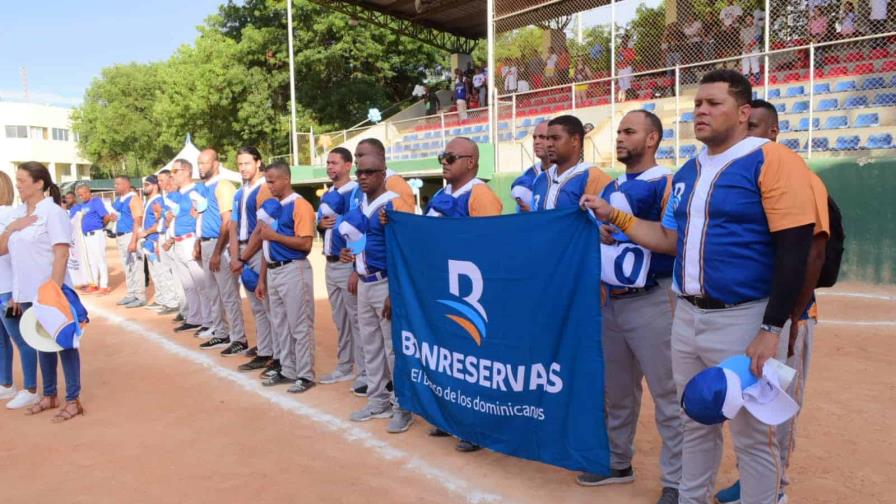 La CAASD y Banreservas disputan la final del softbol superior gubernamental