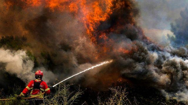 Portugal levanta el estado de alerta tras reducción de riesgo de incendios