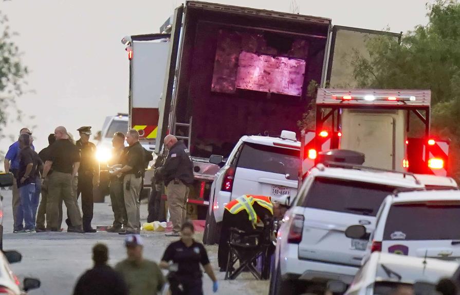 Corte de EEUU acusa a dos hombres de la muerte de 53 migrantes en un camión