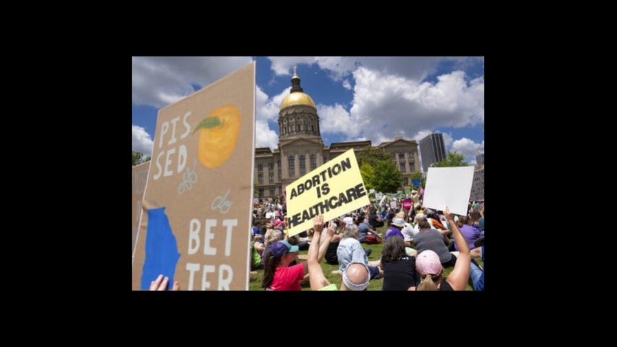 Envían a casa a mujeres tras cambios en ley de aborto en EEUU Envían a casa a mujeres tras cambios en ley de aborto en EEUU