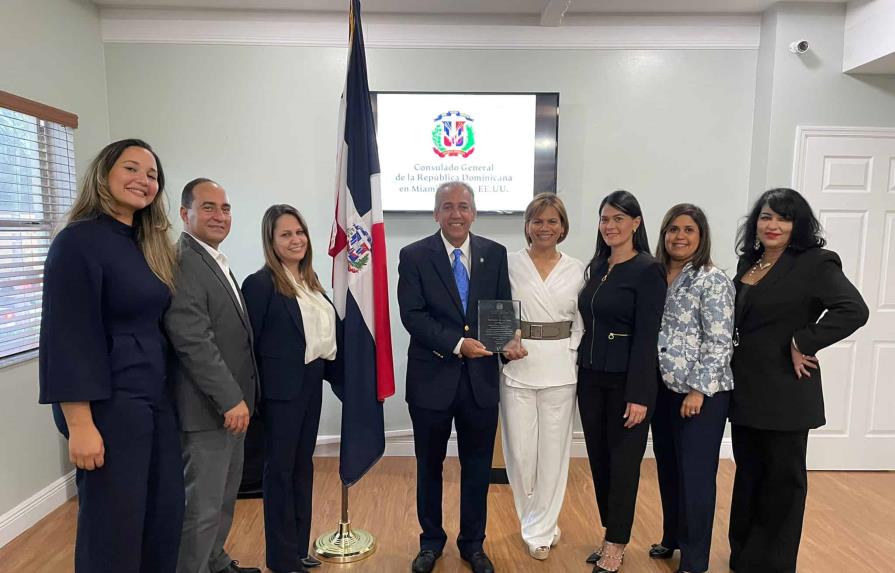 Consulado dominicano en Miami reconoce a la chef Dayanny de la Cruz