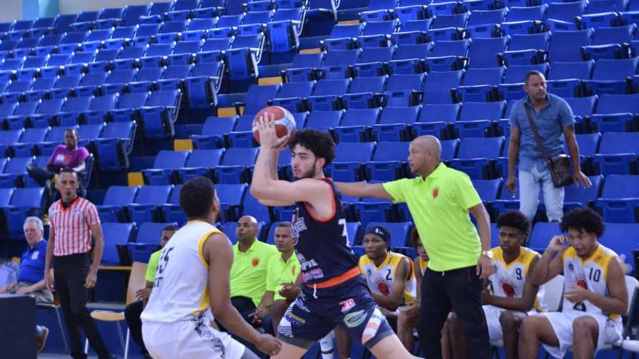 Fénix quiebra invicto de San Sebastián y empatan en la cima del Circuito Norte Fénix quiebra invicto de San Sebastián y empatan en la cima del Circuito Norte