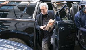 Declaran culpable de desacato a Bannon, aliado de Trump