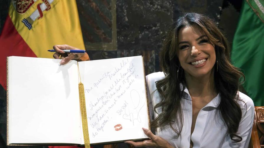Eva Longoria apoya la fundación Global Gift en la ciudad española de Marbella