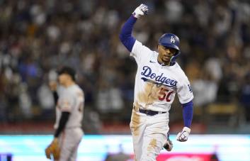 VÍDEO | Dodgers remontan a Gigantes con jonrón de Betts en octavo