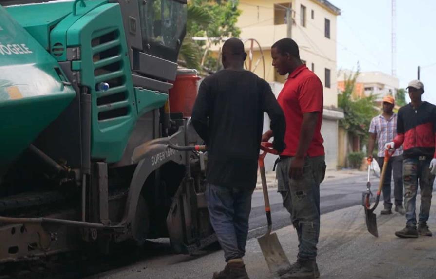 Ministerio de Obras Públicas interviene calles en el Cachón de la Rubia en SDE