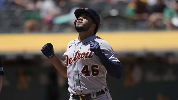 Candelario jonronea y Tigres doblegan a Atléticos