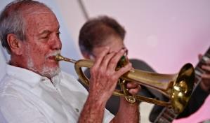 Personalidades lamentan deceso del maestro Guillo Car&iacute;as