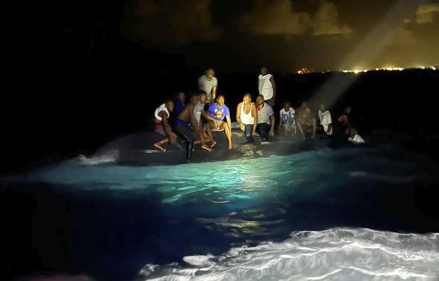 Bote con migrantes haitianos cerca de las Bahamas naufraga; 17 mueren